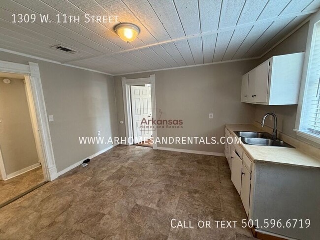 Photo - 1309 W 11th St