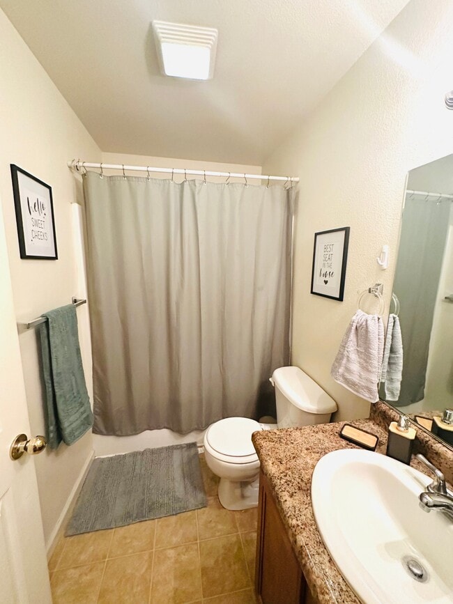 Photo - 1210 W Newlands Dr