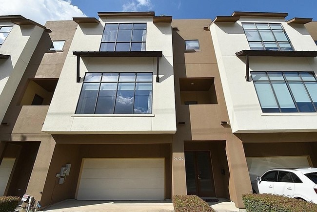 Building Photo - Contemporary townhome, rooftop terrace awa...