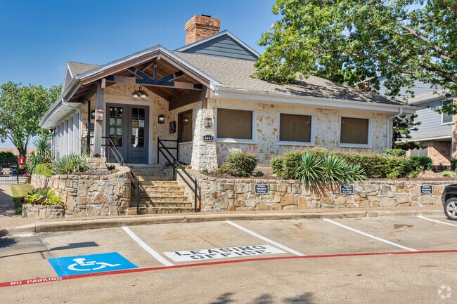 Leasing Office - Avalon Villas