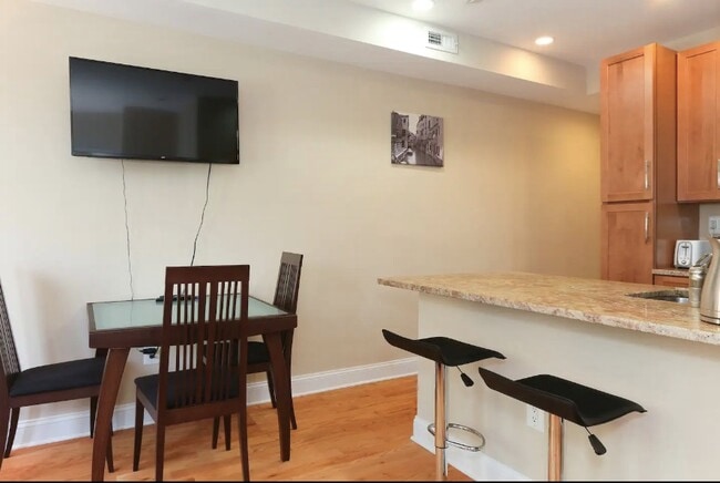 2803 Ontario Rd NW Unit 1A