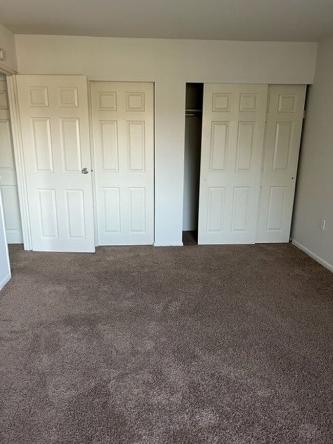 Photo - Stonehenge Court Apartments