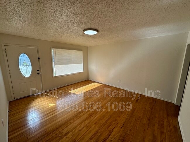 Photo - 4808 37th St