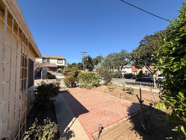 Photo - 2nd St., 829-831 Unidad 829