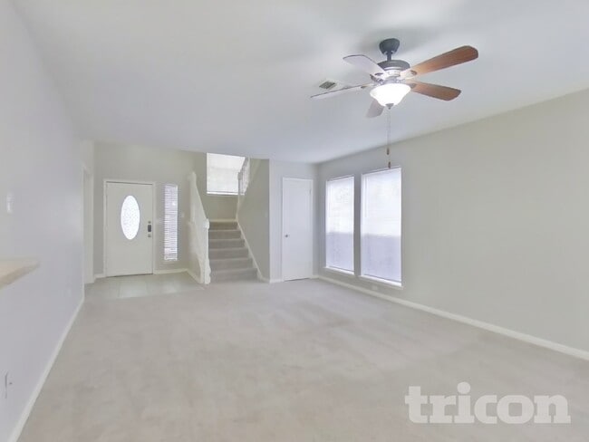 Photo - 1702 Glacier Blue Dr