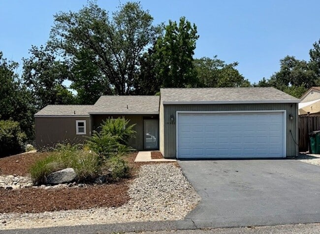 Building Photo - Charming 3-Bedroom Home in Peaceful Sonora...