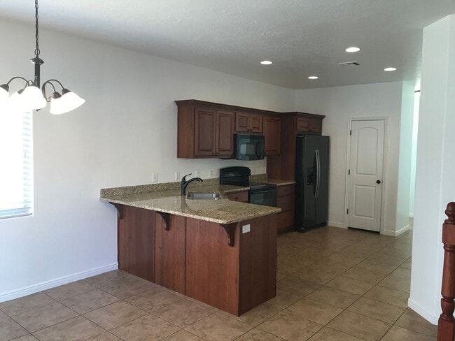 Photo - Beautiful 3 bed, 2.5 bath townhome, end unit! Very close to the pool!