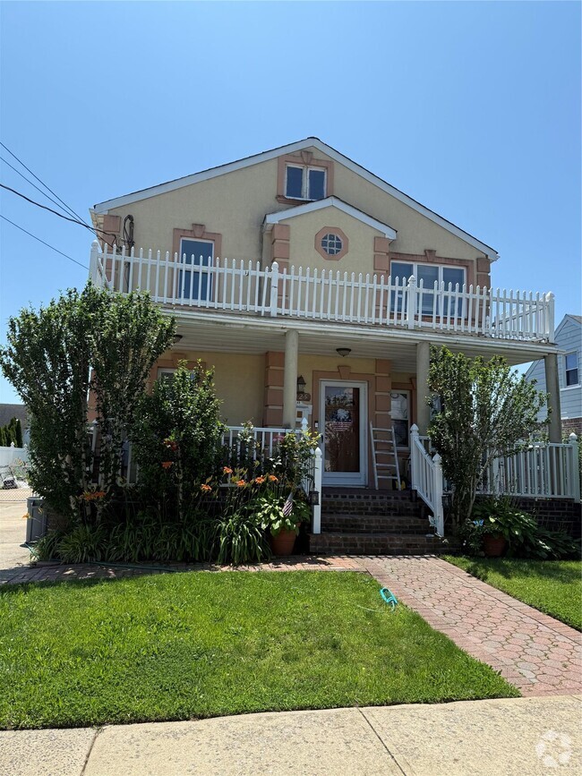 Building Photo - 1125 Langdon St Rental