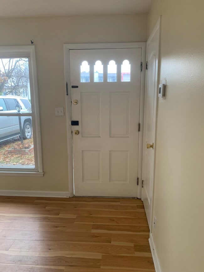 Photo - 2227 Liverpool Ln