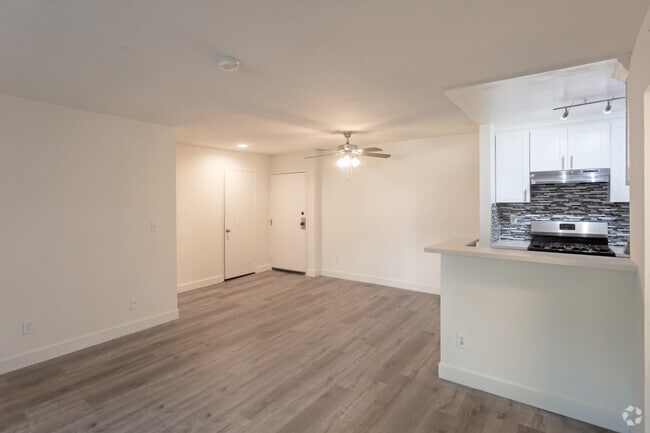 2BR,2BA-1,000SF- Living Room