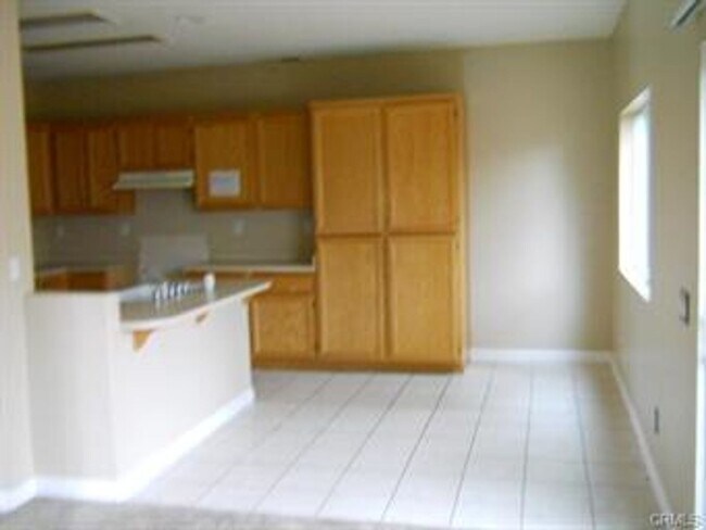 Photo - 650 Laxford Rd