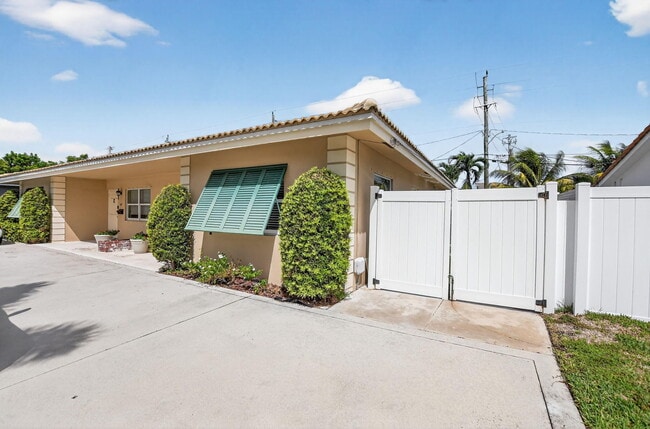 Photo - 529 NE 18th St