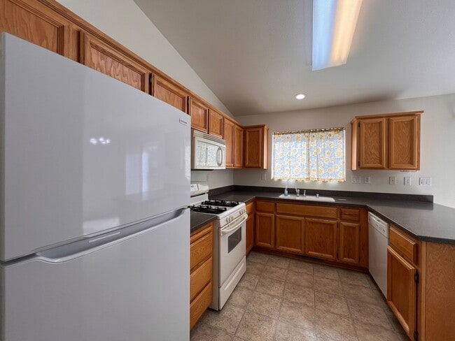 Photo - Centrally located 3 bedroom home in Fernley- 3 car garage