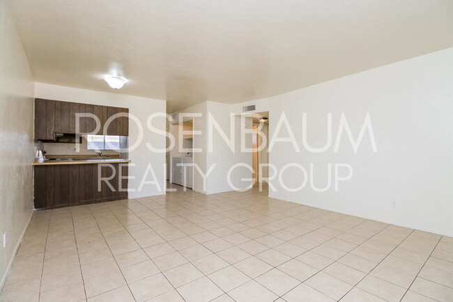 Photo - 1326 N Miller Rd Unidad b