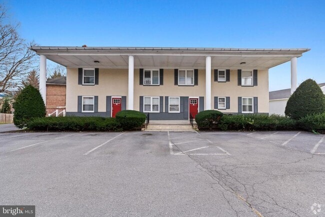 Building Photo - 4341 Carlisle Pike Unit A1 Rental
