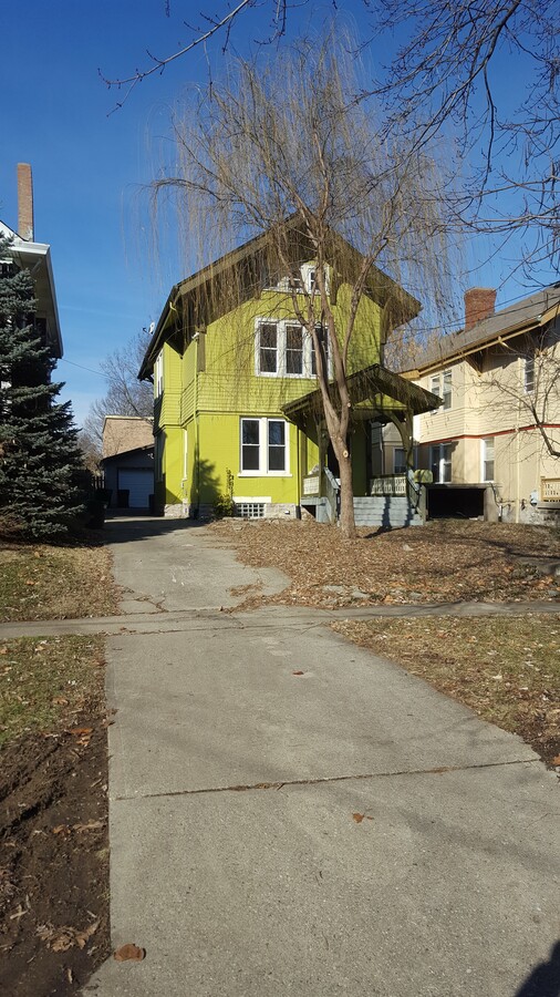 Photo - 4421 Floral Ave