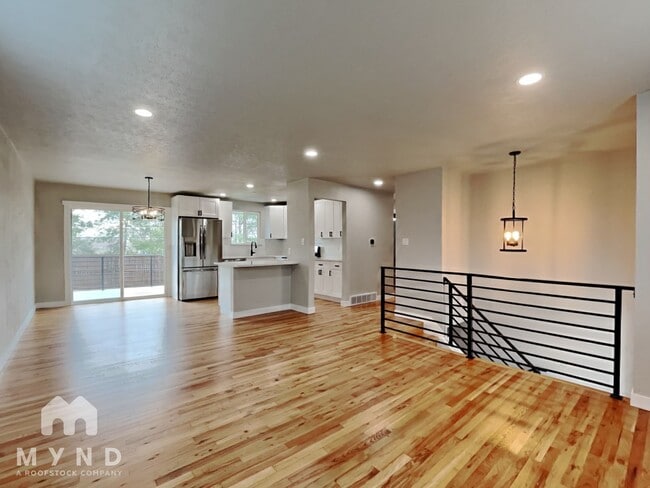 1211 S Saulsbury Ct