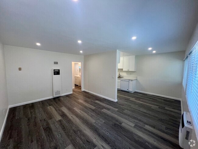 Building Photo - 15025 Burbank Blvd Unit 2 Rental