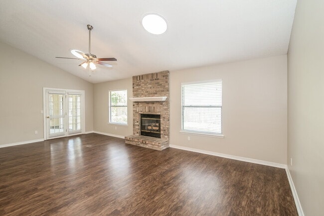 Photo - 8437 Hamden Rd