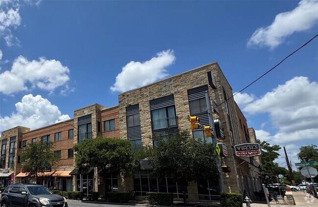 Building Photo - 3016 Guadalupe St Unit 305 Rental