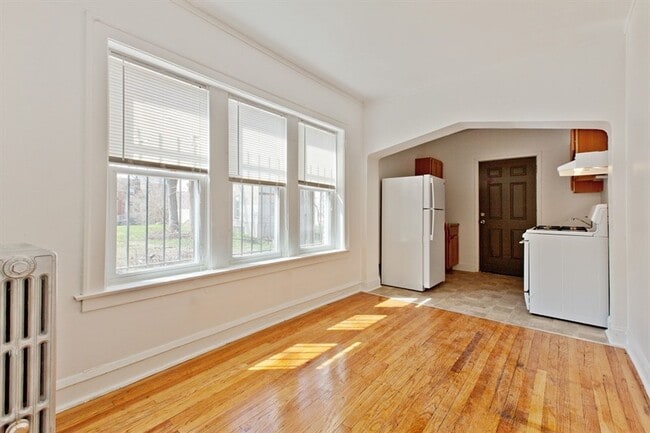 Photo - 11932 S Stewart Ave Chicago, IL 60628