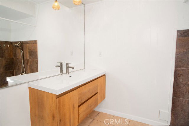 Building Photo - 16851 Germain St