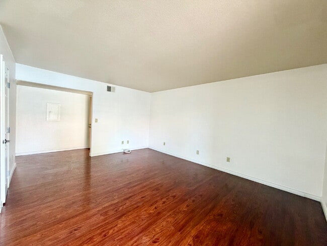 Photo - LAS VEGAS GUARD-GATED CONDO FOR RENT | 2 BEDROOM DOWNSTAIRS UNIT | BELLA VITA COMMUNITY Unit #375