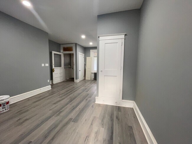 Photo - 30 N 56th St