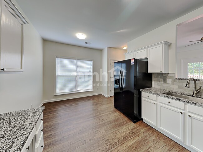 Photo - 1540 Cardinal Ln