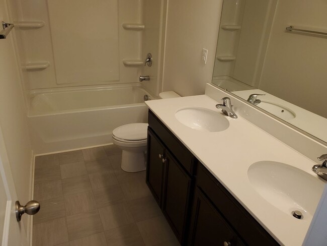 Photo - Beautiful Home minutes from the airport!