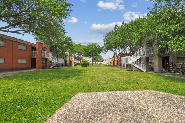 Photo - La Paloma Village Apartments