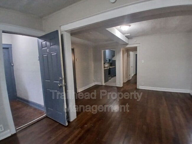 Photo - 104 N Indiana Ave