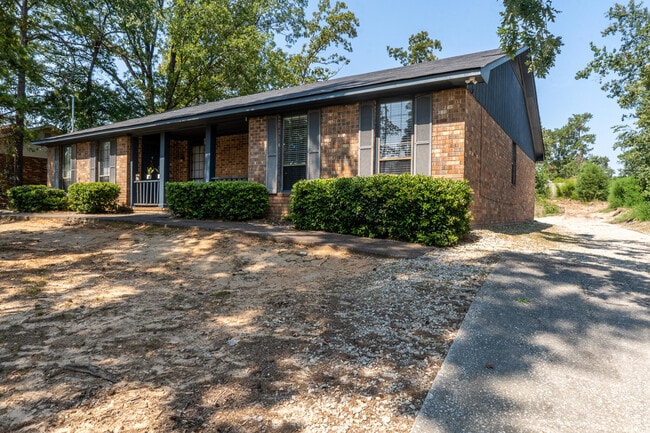 Building Photo - 4591 Hickory Dr