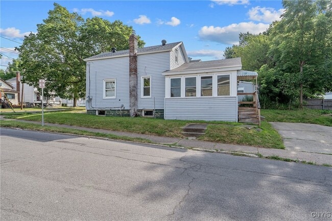 Building Photo - 148 W Cayuga St Rental