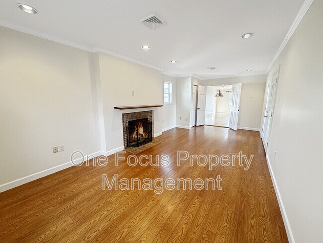 Photo - 1195 Sheridan St