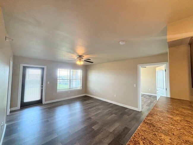 Photo - 1427 Genesis Dr