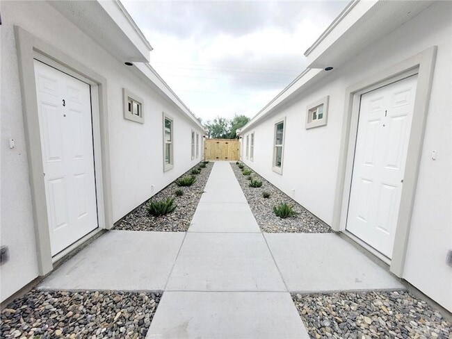 Photo - 5804 Sandpiper Ave Unidad 4