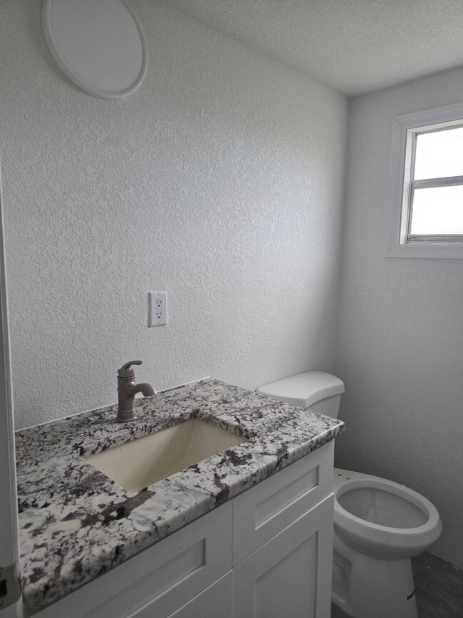 Photo - 933 Chandrika Pl