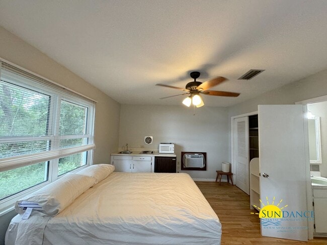 Photo - Waterfront mother-in-law suite, all utilities are included!