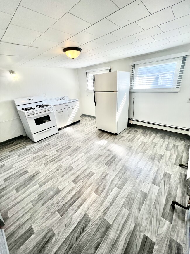Building Photo - 329 S Lafayette St Unit 3 Rental