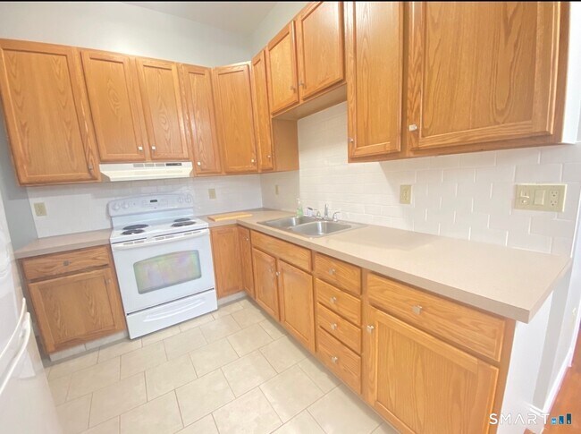 Photo - 199 Central St Unidad 203