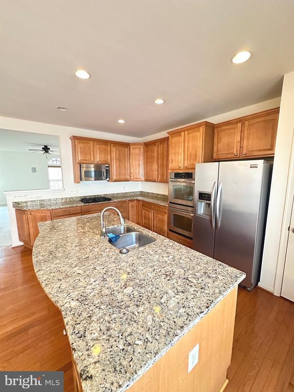 Photo - 2100 Abbottsbury Way