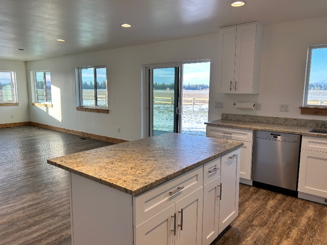 Photo - 240 Cayuse Ln