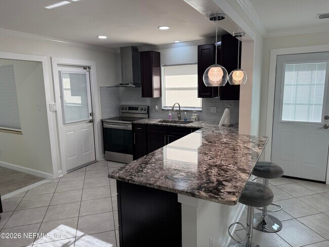 Photo - 1324 Grandview Dr