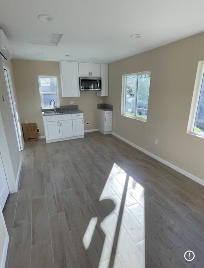 Photo - Cute single story Adu