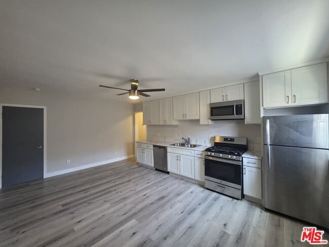 Building Photo - 1505 Cochran Ave Unit 4 Rental