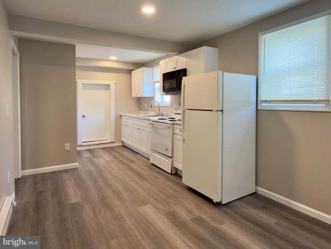 Photo - 31 S Main St