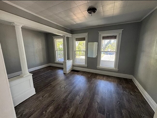 Photo - 75 Van Stallen St