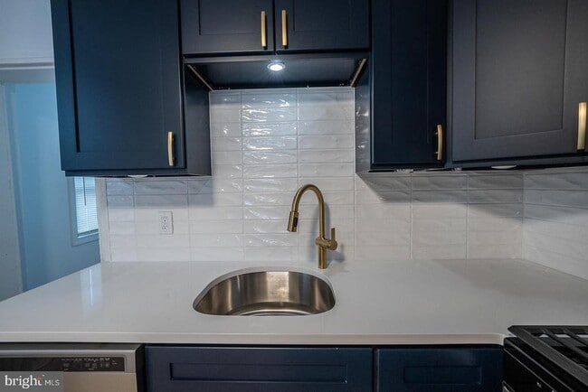 Photo - 34 W Durham St