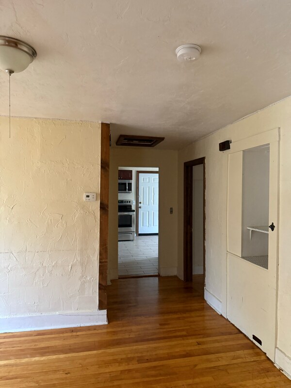 Photo - 2 Schussler Rd Unit 3